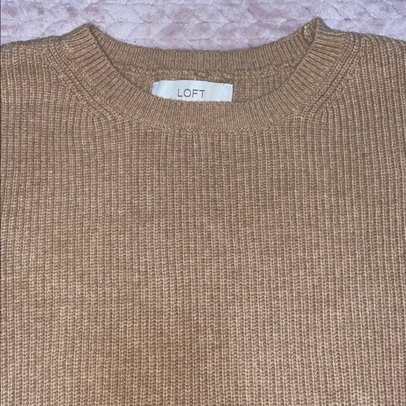 LOFT Women’s Short Sleeve Ribbed Brown Crew Neck Sweater - Picture 3 of 5